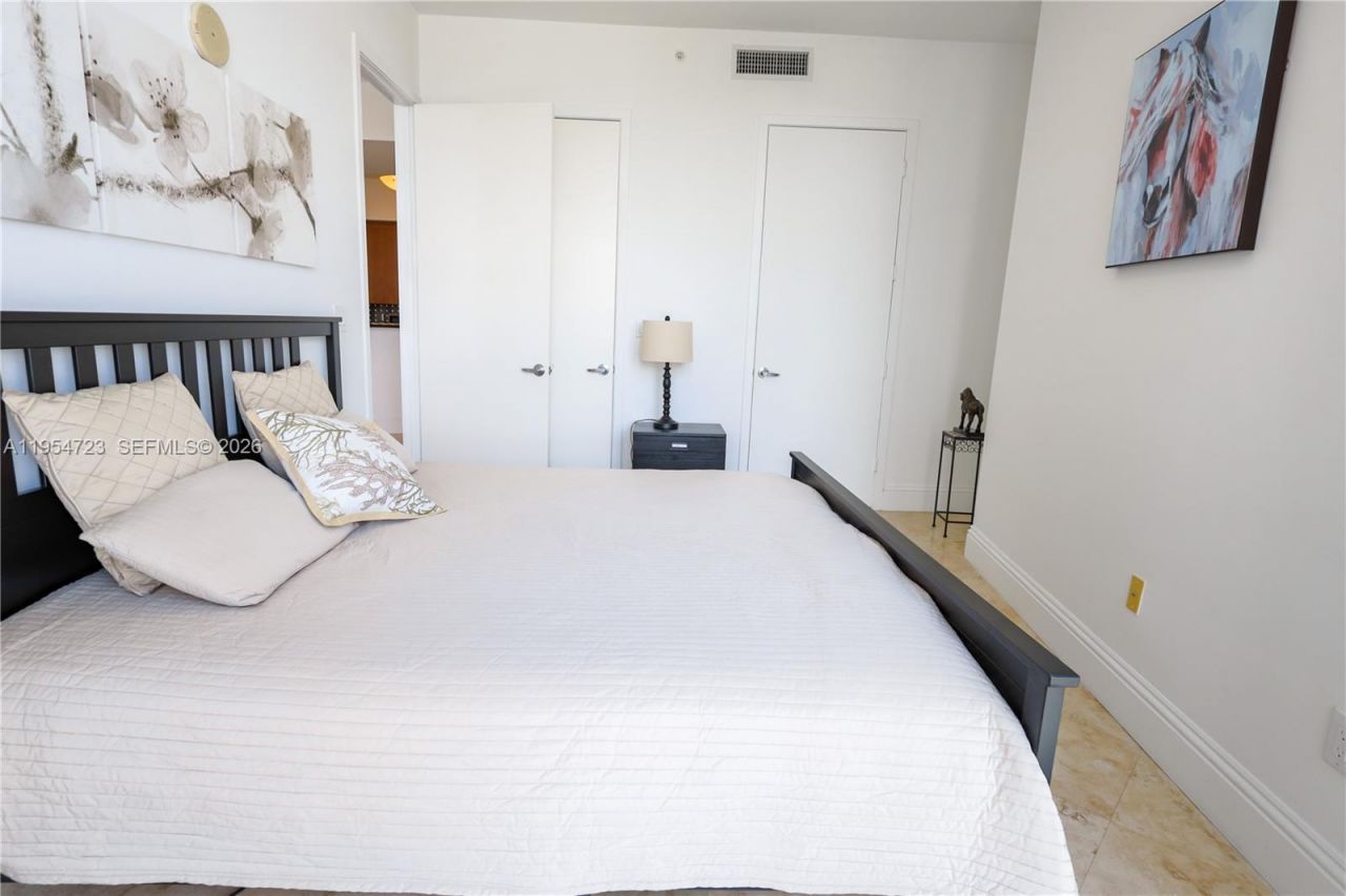 18101 Collins Ave , Unit 1703, Sunny Isles Beach, FL 33160 Photo