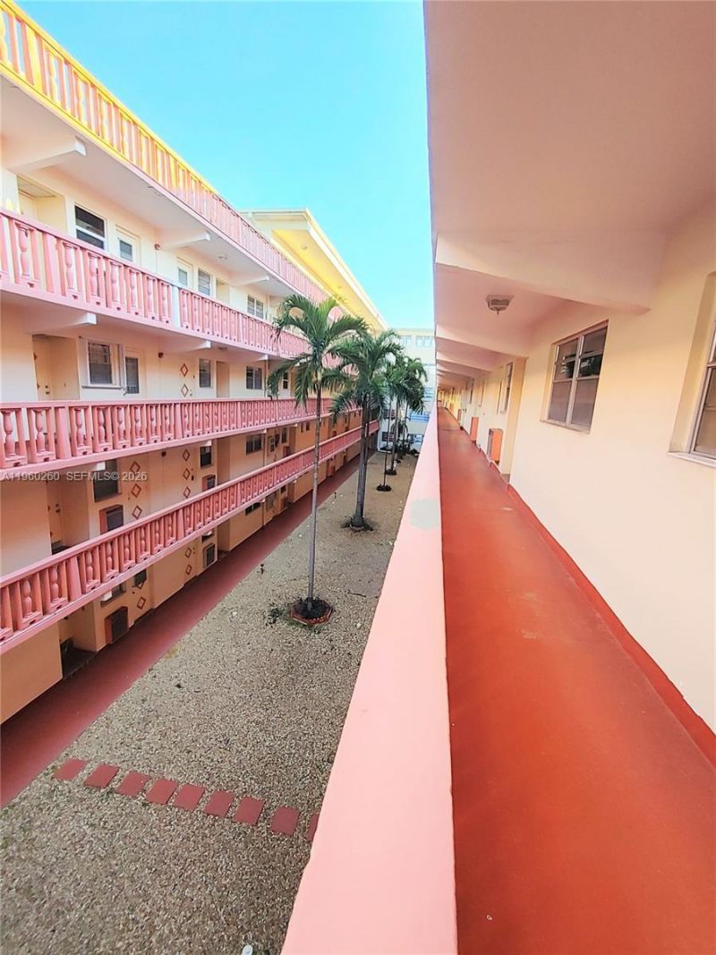 215 SE 3rd Ave , Unit 307C, Hallandale Beach, FL 33009 Photo