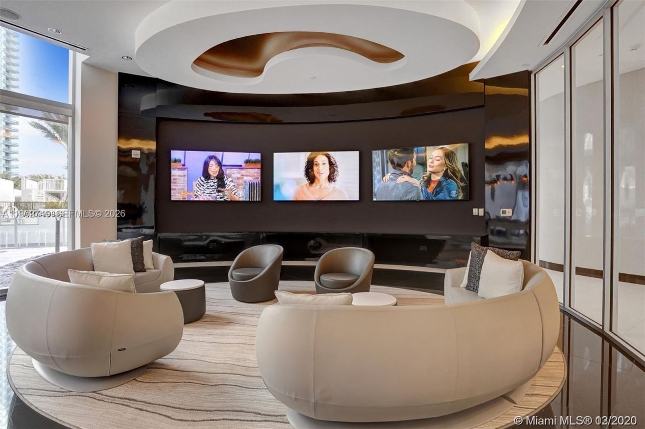 851 NE 1st Ave , Unit 3903, Miami, FL 33132 Photo