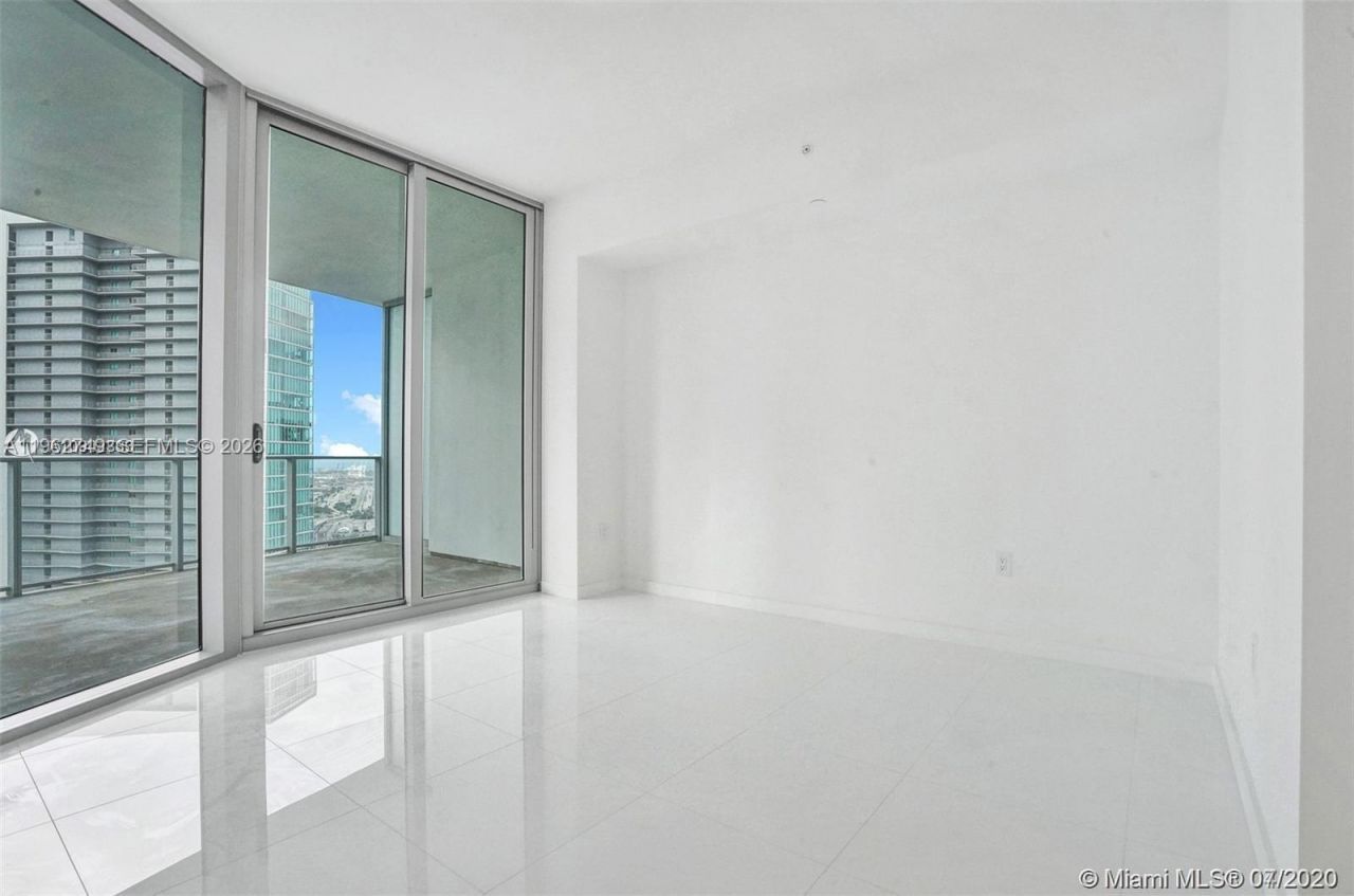 851 NE 1st Ave , Unit 3903, Miami, FL 33132 Photo