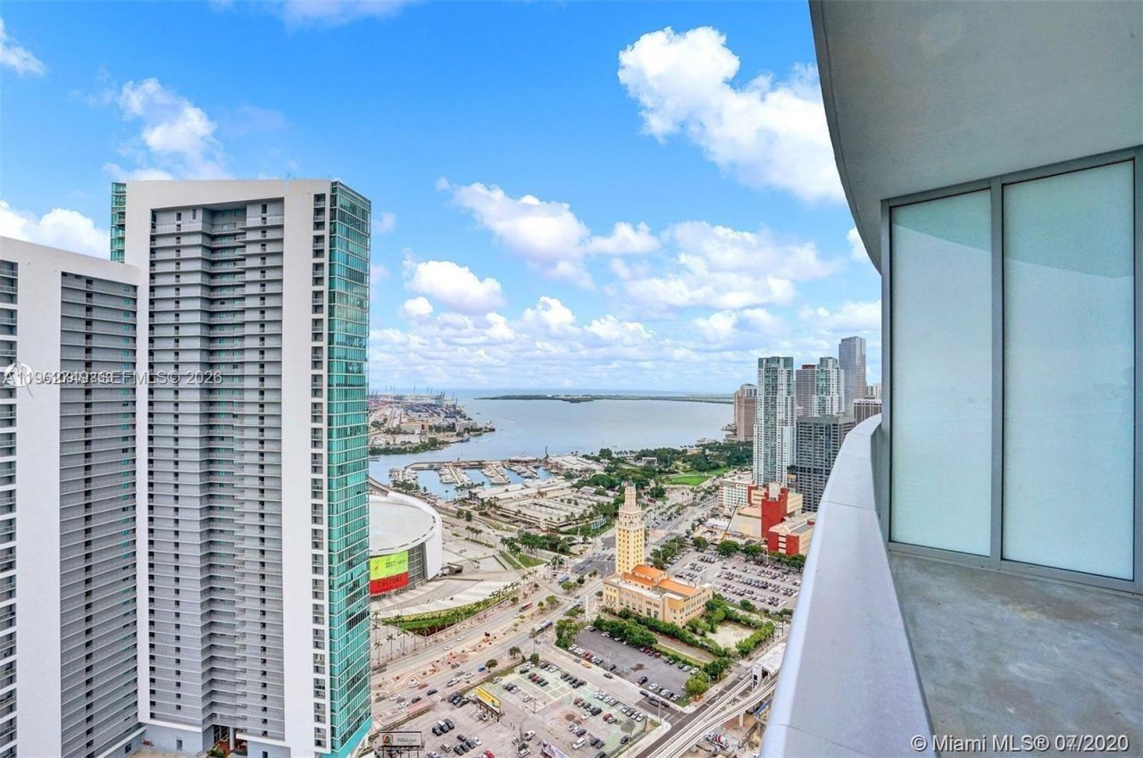 851 NE 1st Ave, Unit 3903, Miami, FL 33132 Photo