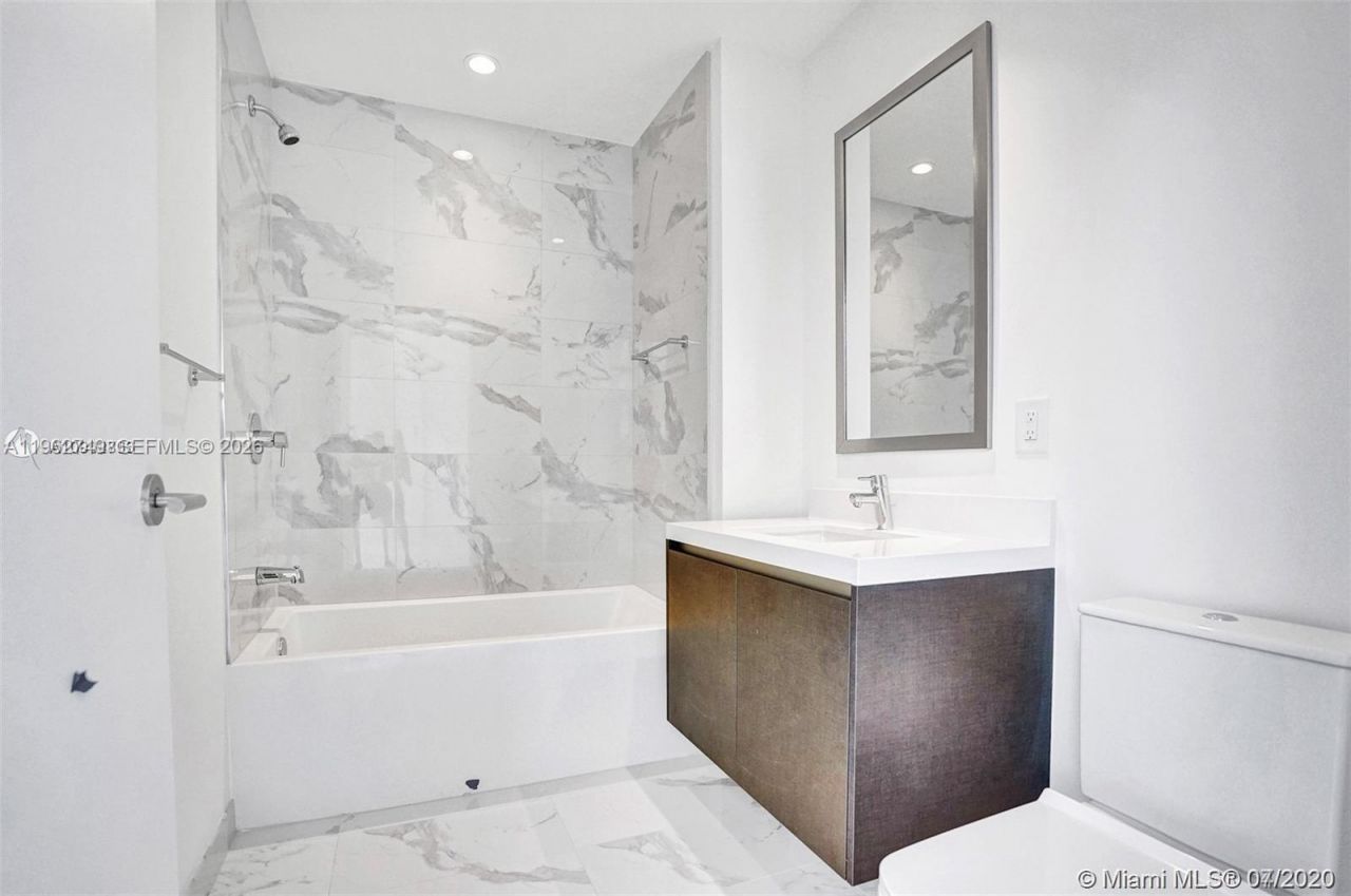 851 NE 1st Ave , Unit 3903, Miami, FL 33132 Photo