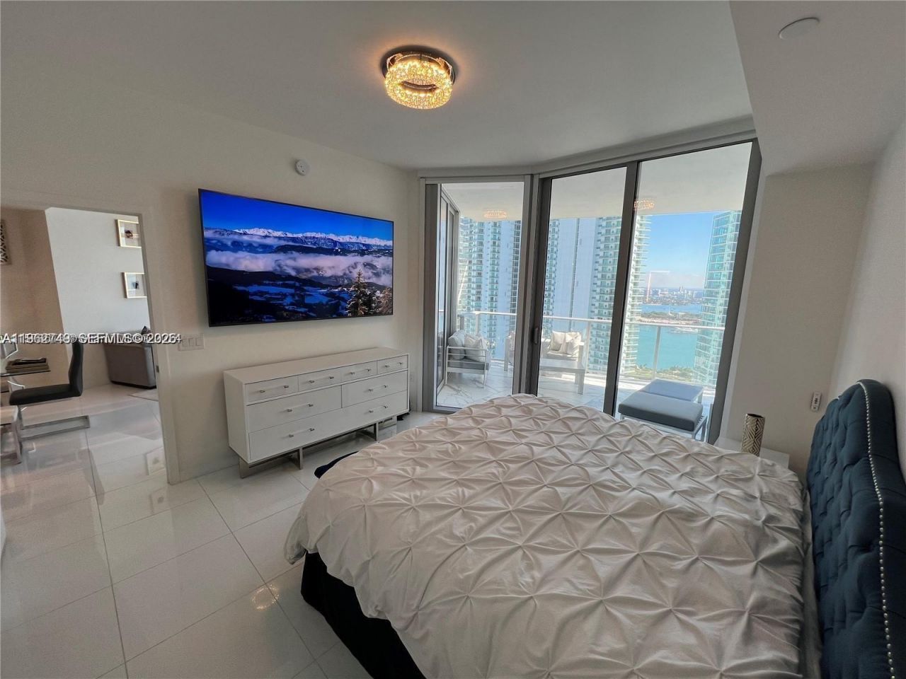 851 NE 1st Ave, Unit 3903, Miami, FL 33132 Photo