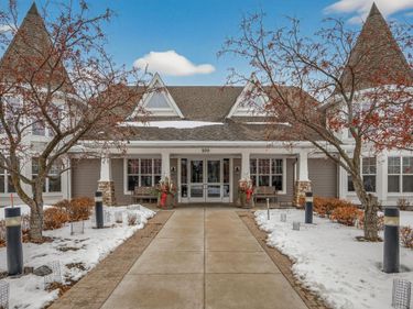 100 Clydesdale Trail, Unit 102, Medina, MN 55340