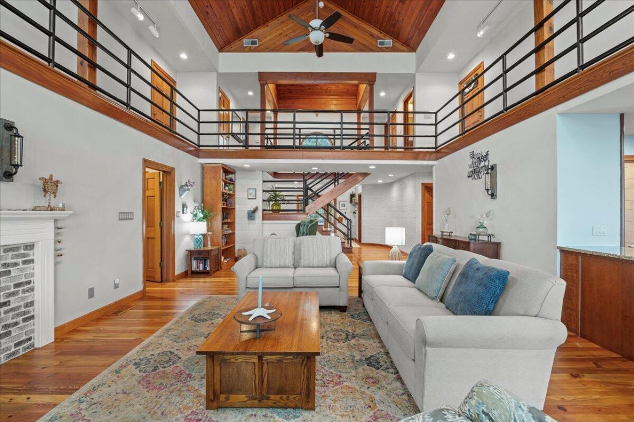 21 Cameroon Drive Photo 3