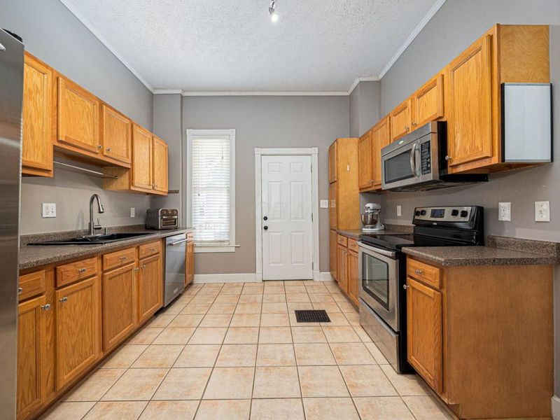 1035 Madison Avenue, Columbus, OH 43205 Photo 9