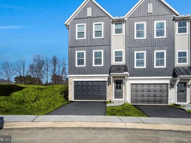 18 MORGAN CIRCLE, Unit 006-01, CARLISLE, PA 17013