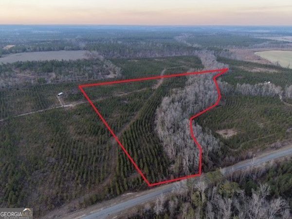 4 Powell School Road, Lumber City, GA 31549