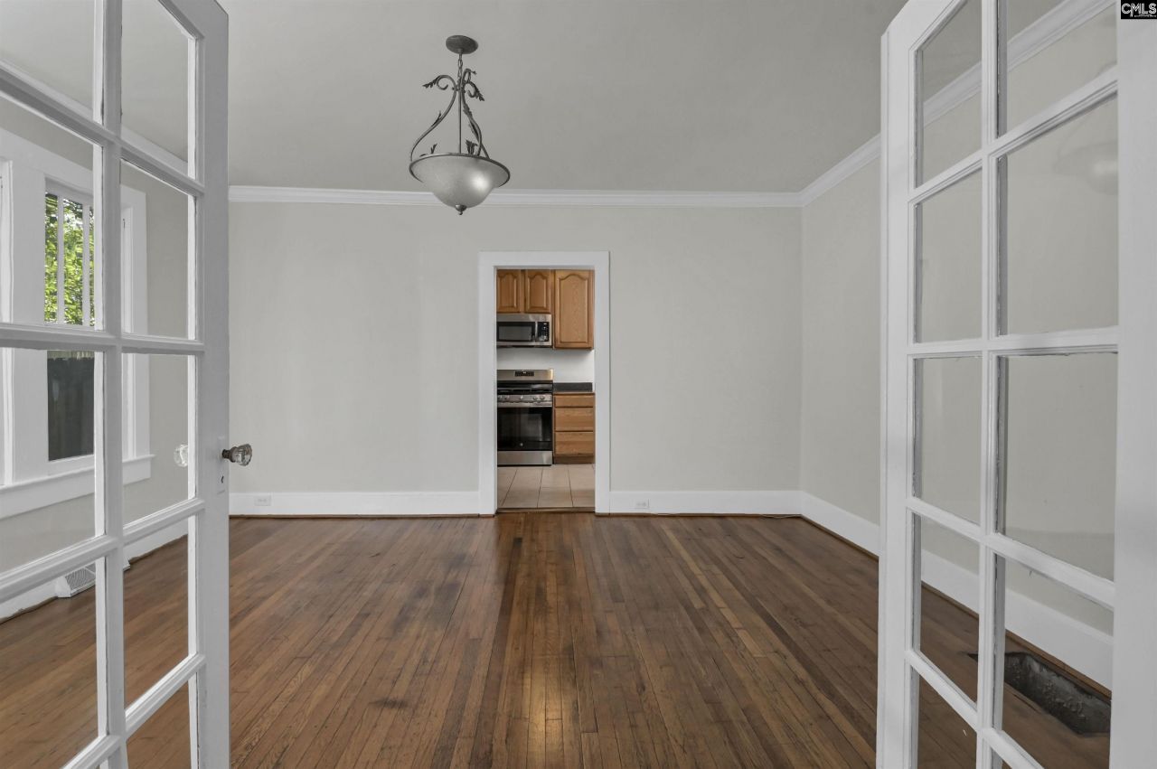 906 Beaufort Street Photo 11