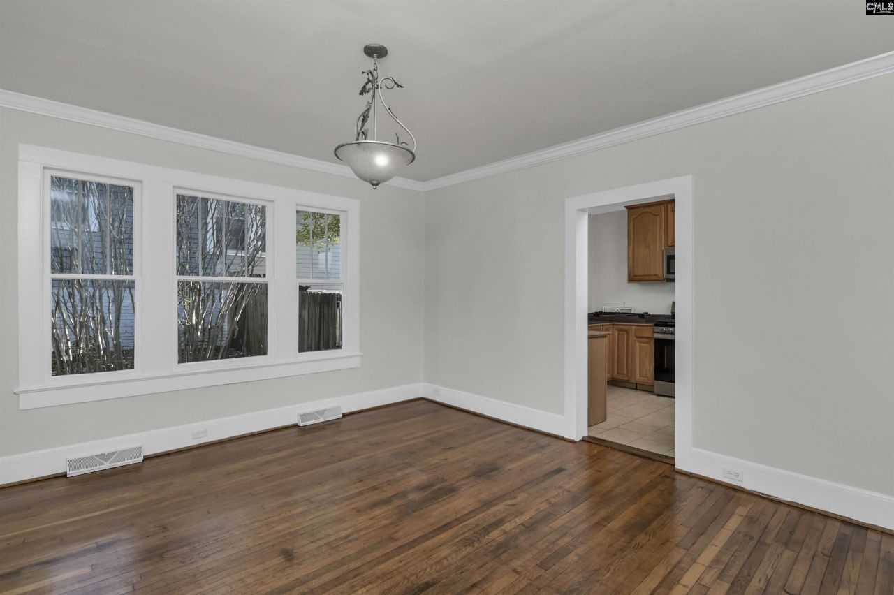 906 Beaufort Street Photo 12