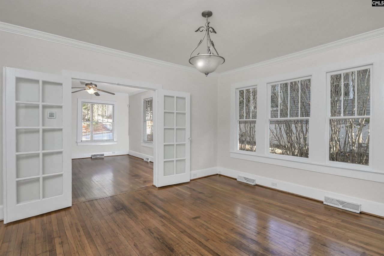 906 Beaufort Street Photo 13