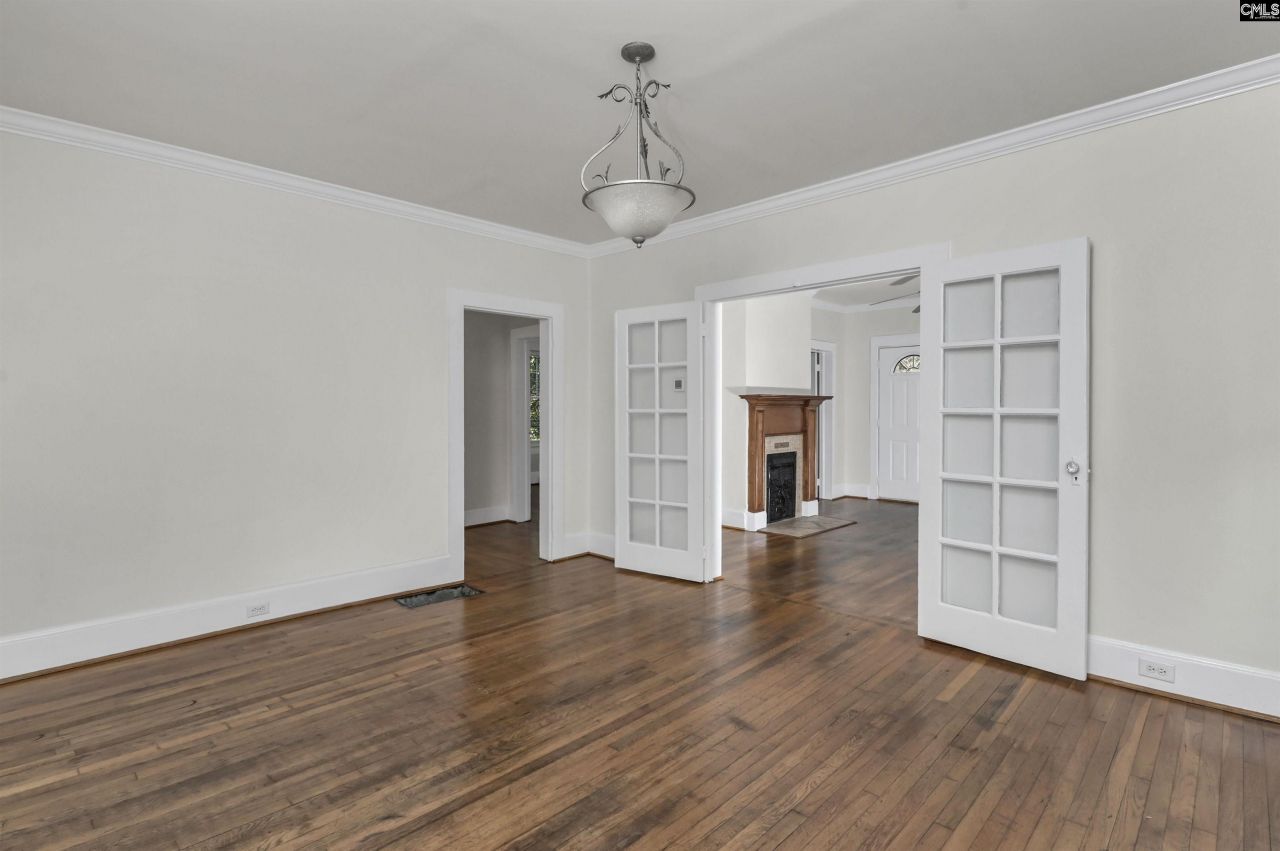 906 Beaufort Street Photo 14