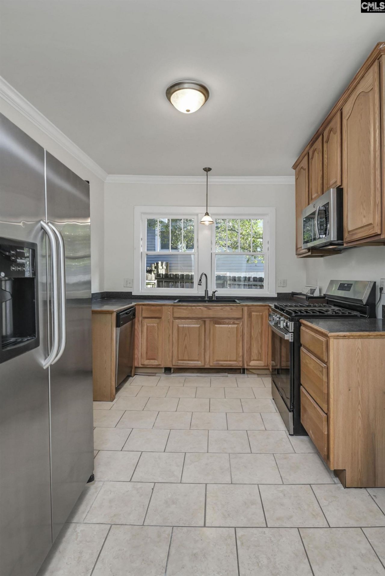 906 Beaufort Street Photo 24