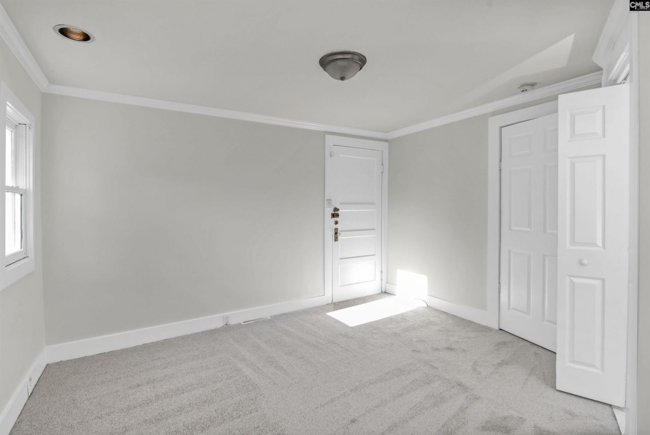 906 Beaufort Street Photo 26