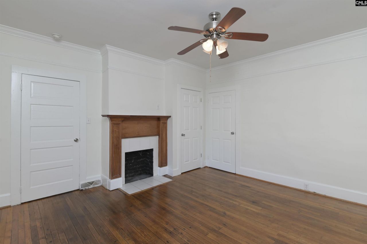 906 Beaufort Street Photo 32