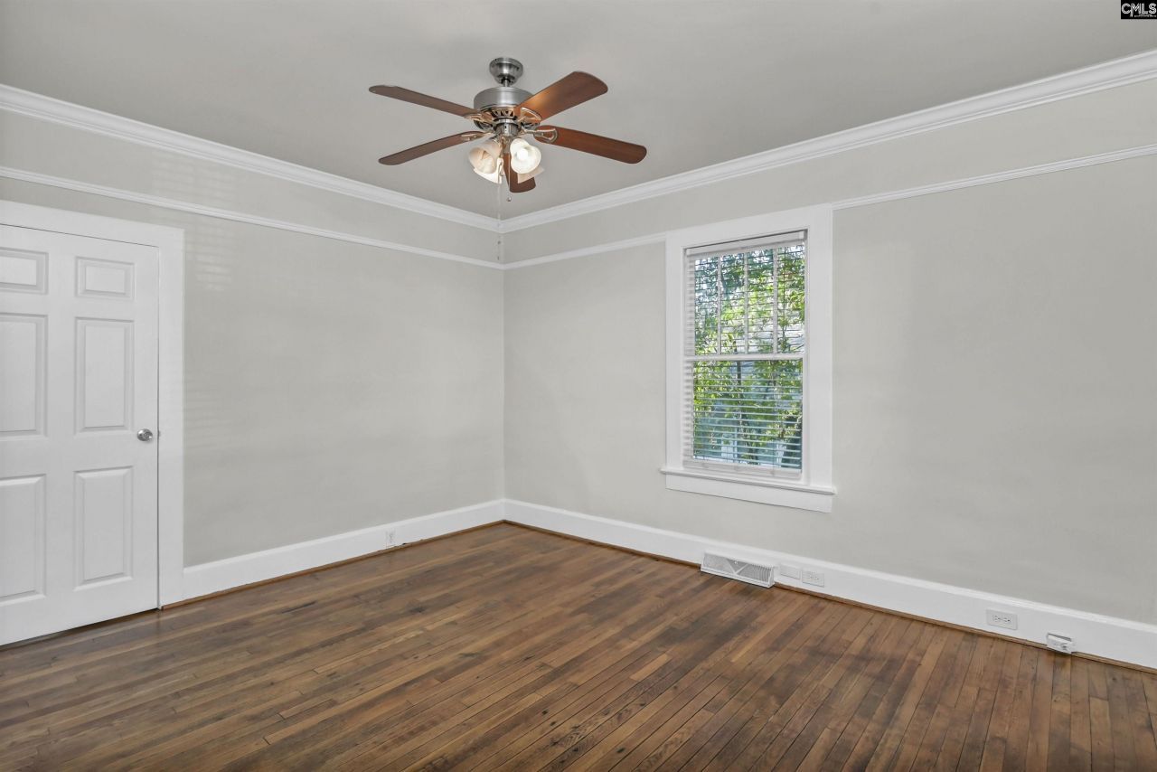 906 Beaufort Street Photo 34