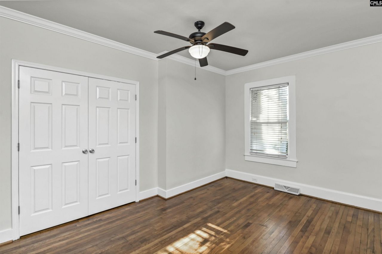 906 Beaufort Street Photo 36