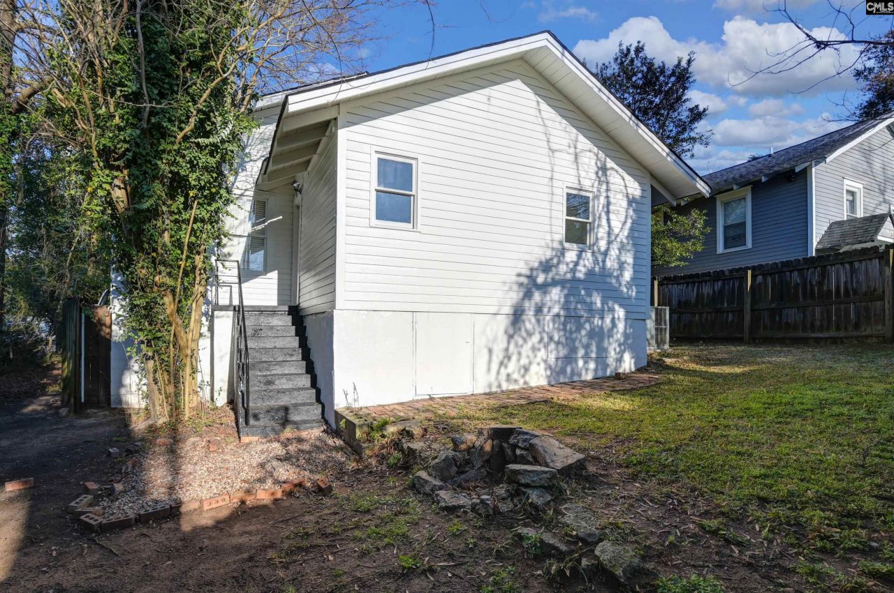 906 Beaufort Street Photo 41