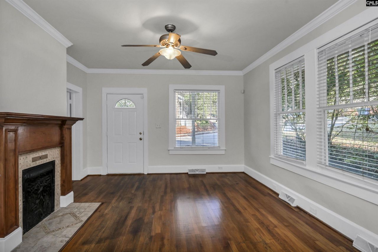 906 Beaufort Street Photo 5