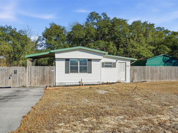 9727 LAKE DRIVE, WEEKI WACHEE, FL 34613