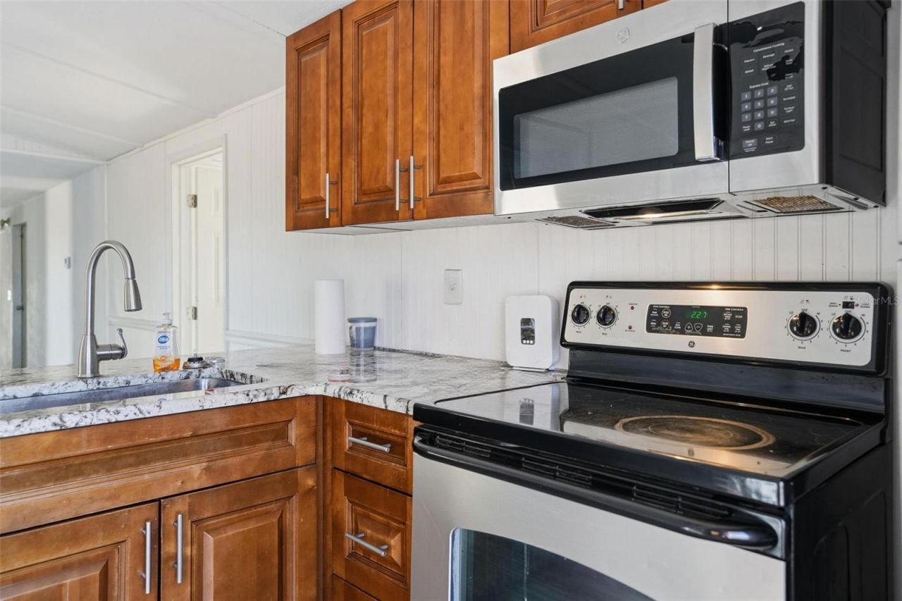 9727 Lake Drive, Weeki Wachee, FL 34613 Photo