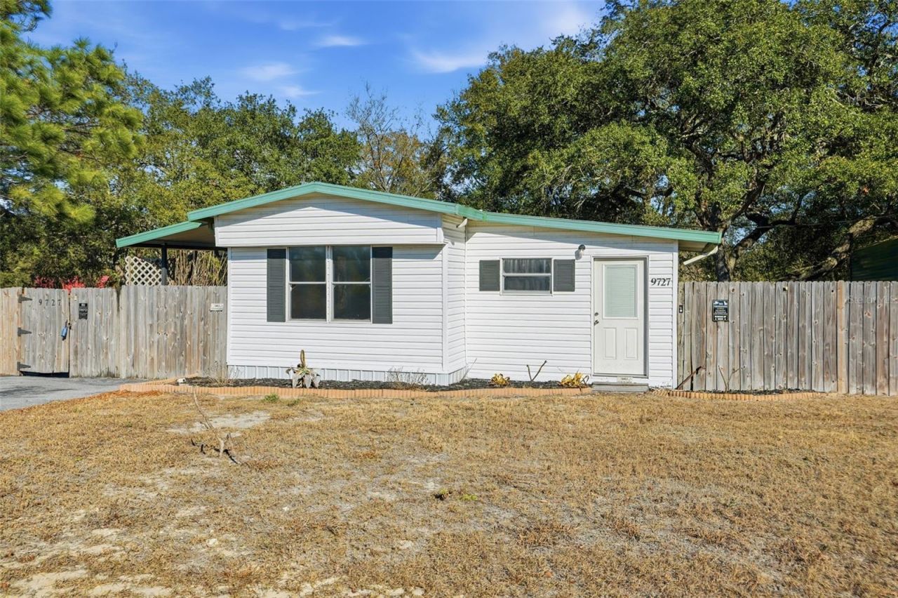 9727 Lake Drive, Weeki Wachee, FL 34613 Photo