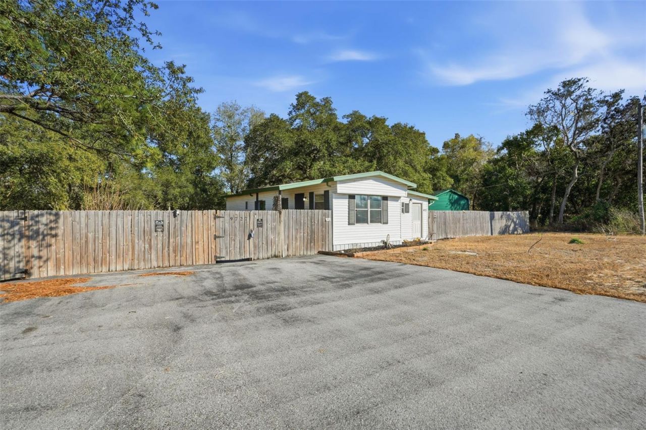 9727 Lake Drive, Weeki Wachee, FL 34613 Photo