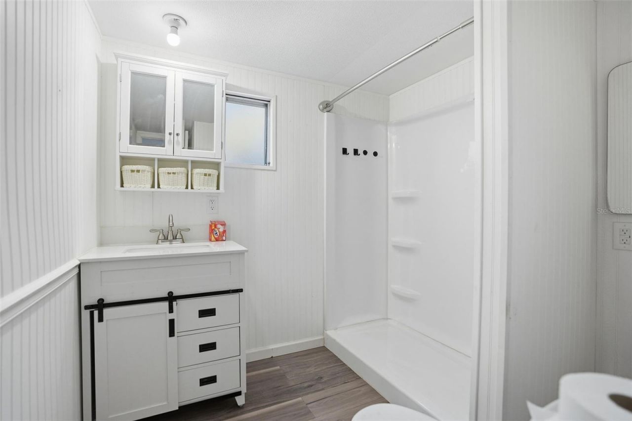 9727 Lake Drive, Weeki Wachee, FL 34613 Photo