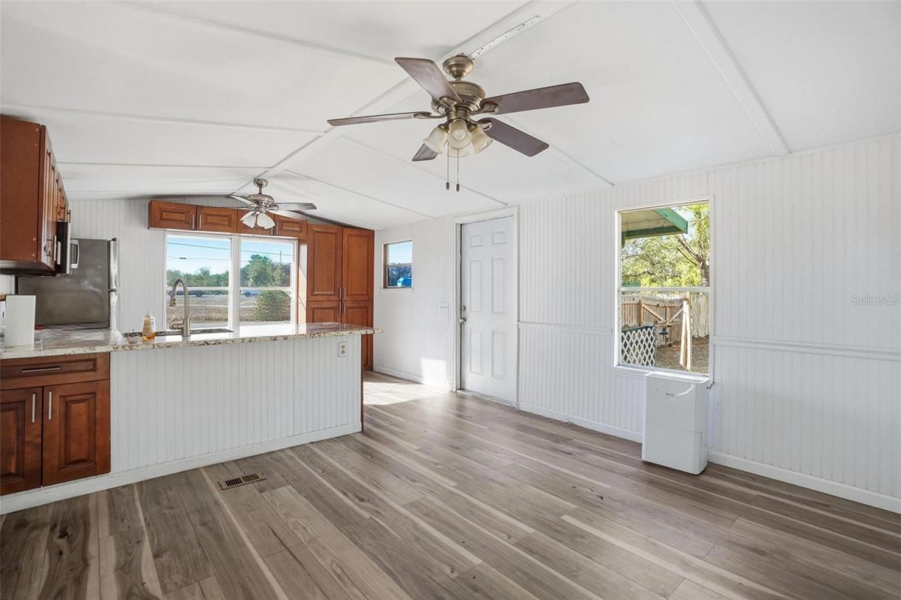 9727 Lake Drive, Weeki Wachee, FL 34613 Photo