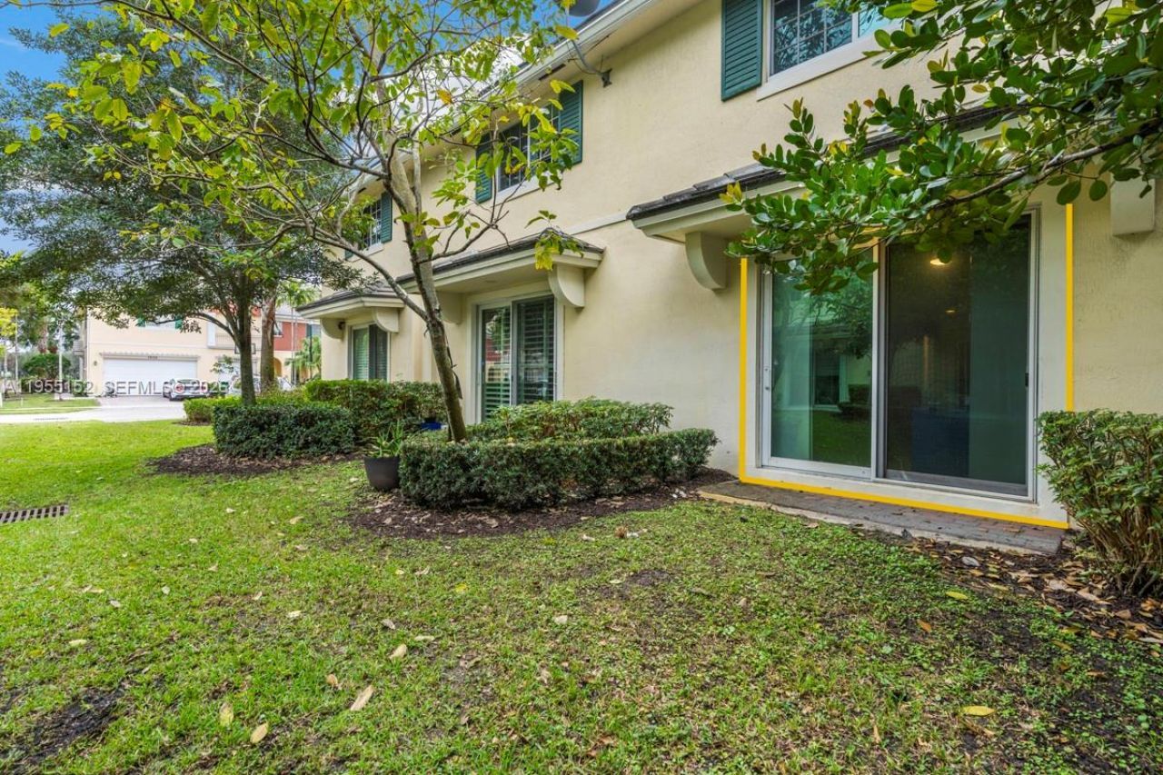 4644 Windmill Ln, Davie, FL 33328 Photo