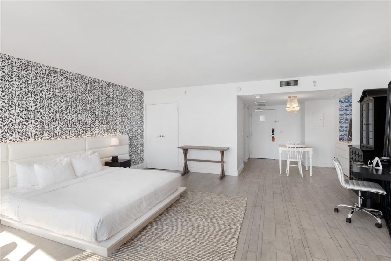 1100 West Ave , Unit 408, Miami Beach, FL 33139 Photo