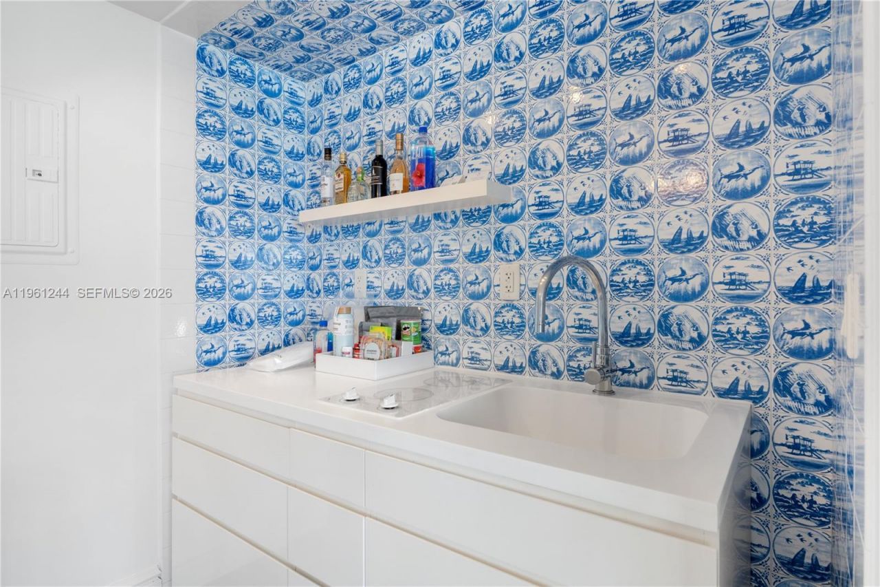 1100 West Ave , Unit 408, Miami Beach, FL 33139 Photo