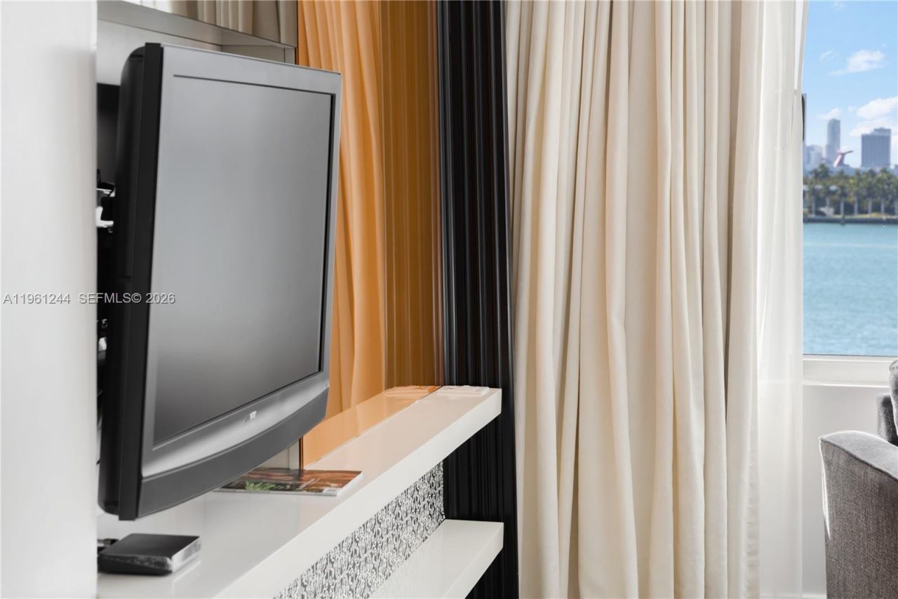 1100 West Ave , Unit 408, Miami Beach, FL 33139 Photo