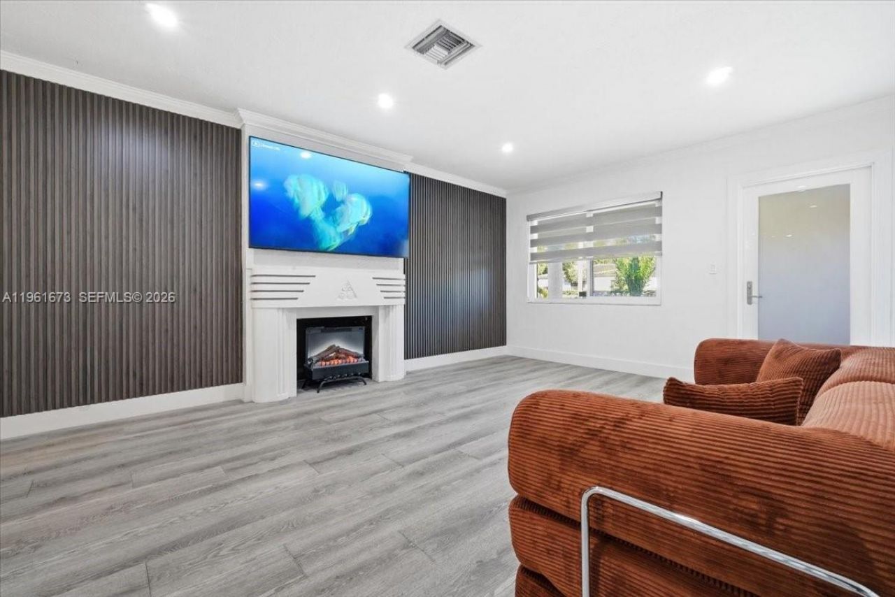 2400 SW 21st Ter, Miami, FL 33145 Photo