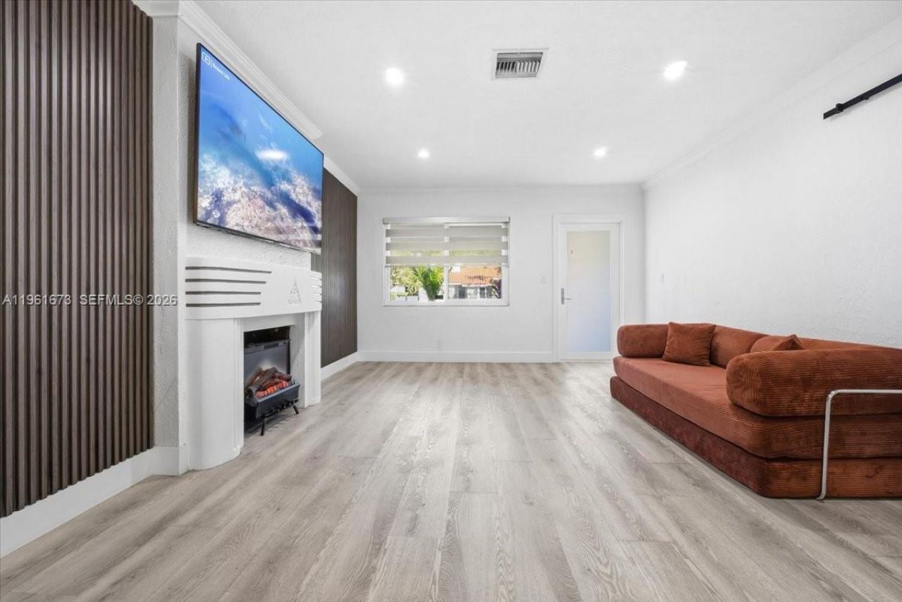 2400 SW 21st Ter, Miami, FL 33145 Photo