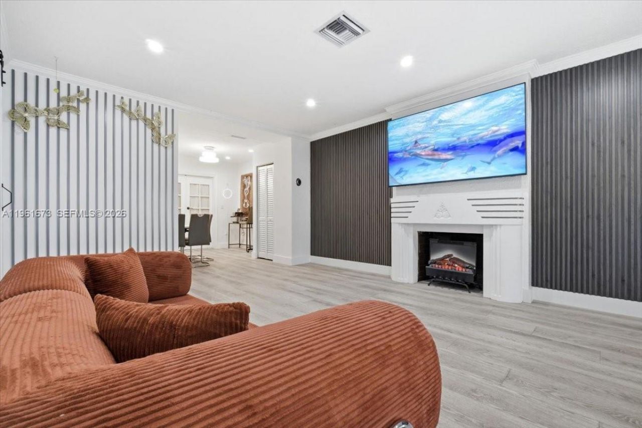 2400 SW 21st Ter, Miami, FL 33145 Photo