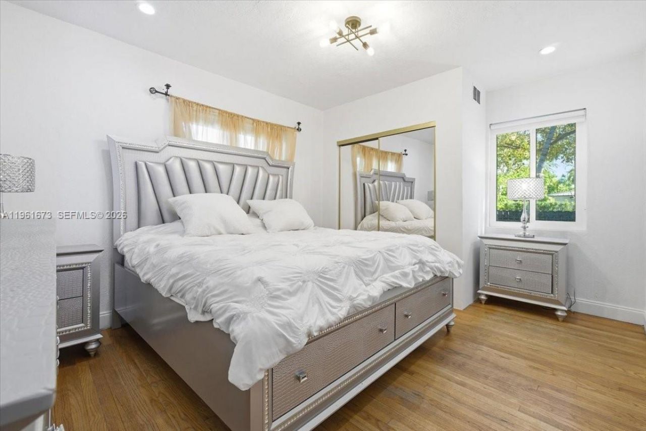 2400 SW 21st Ter, Miami, FL 33145 Photo