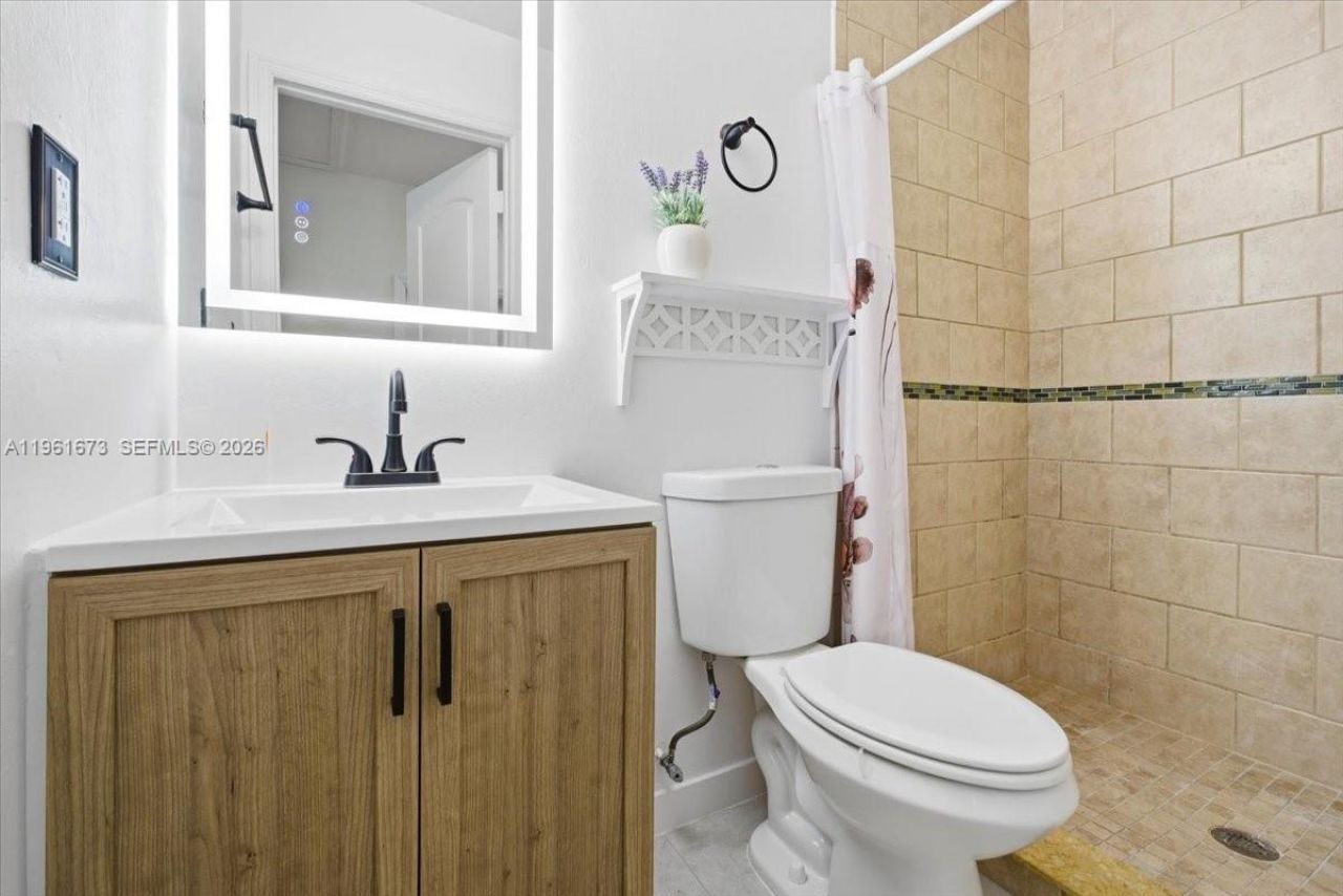 2400 SW 21st Ter, Miami, FL 33145 Photo