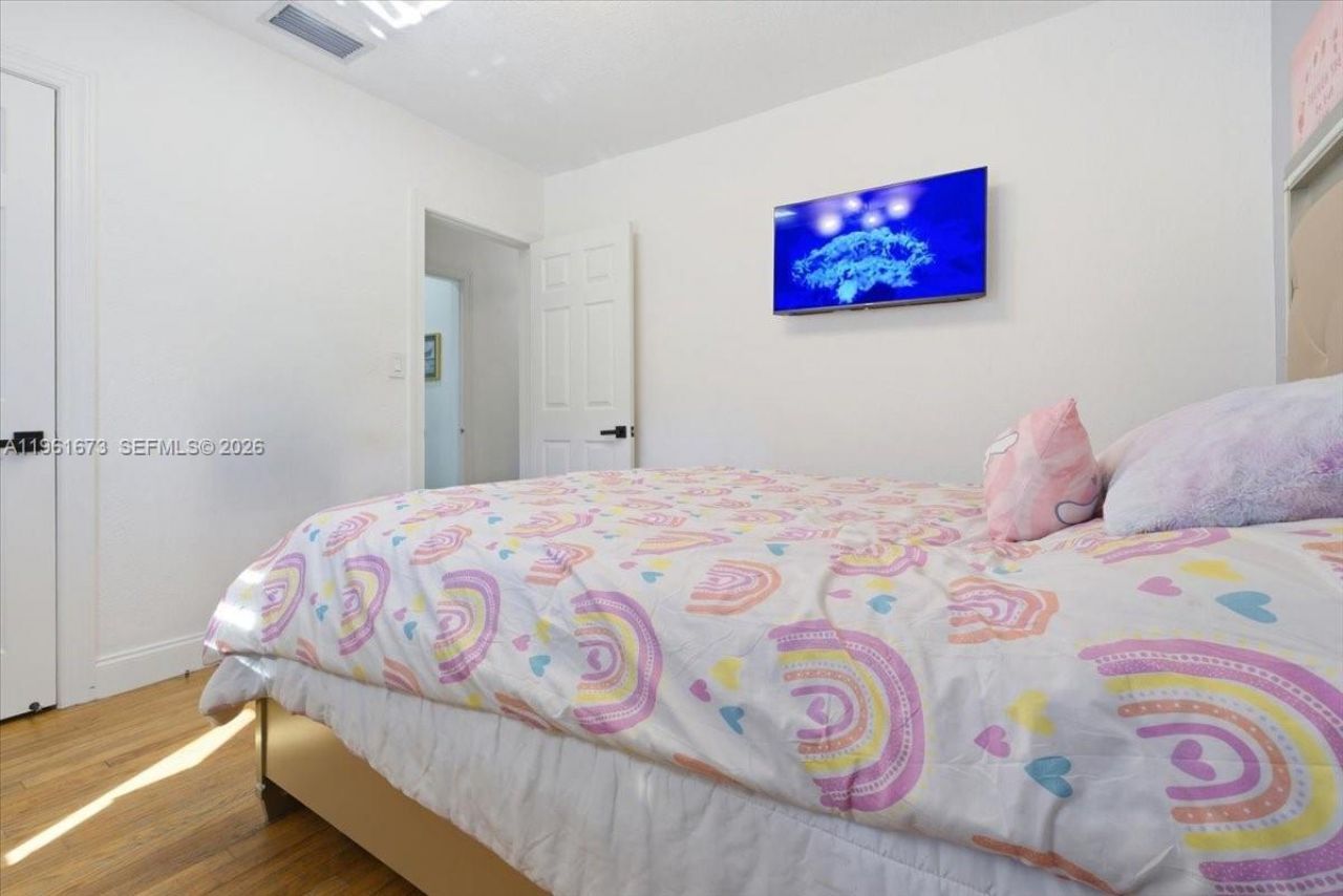 2400 SW 21st Ter, Miami, FL 33145 Photo