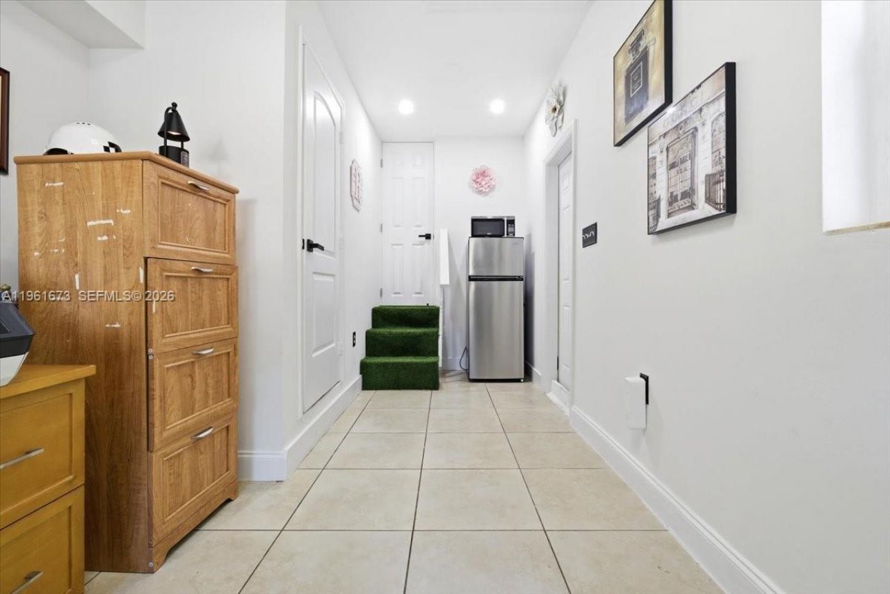 2400 SW 21st Ter, Miami, FL 33145 Photo