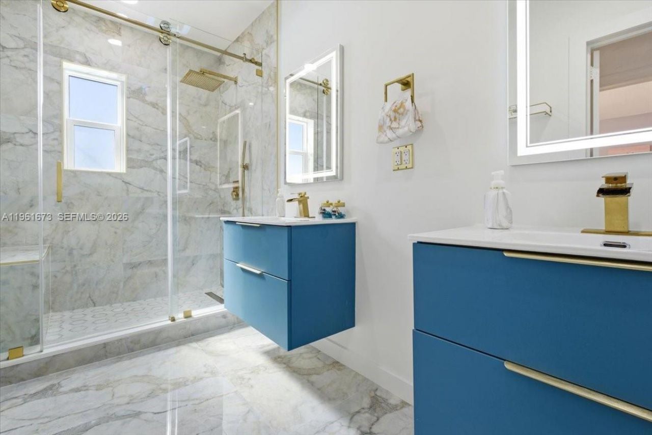 2400 SW 21st Ter, Miami, FL 33145 Photo