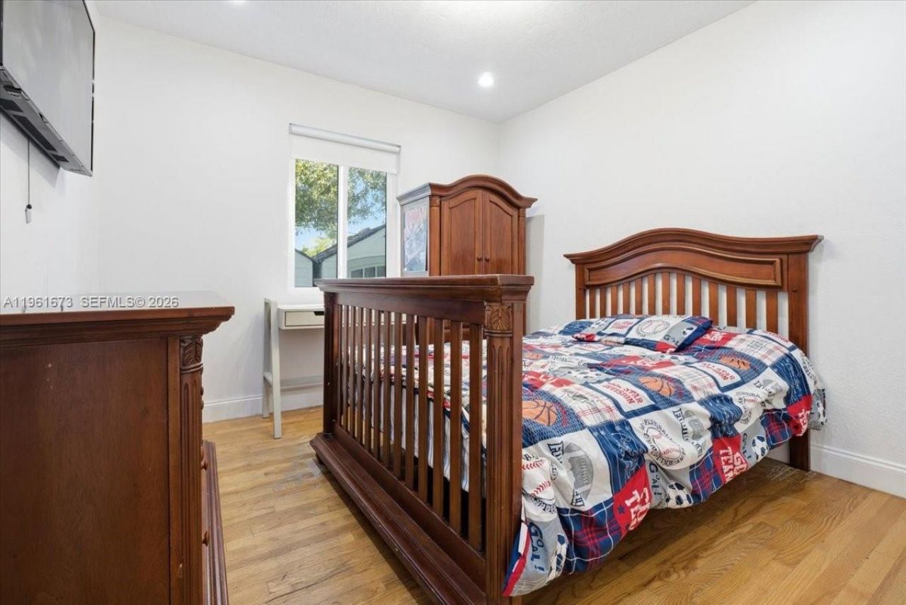 2400 SW 21st Ter, Miami, FL 33145 Photo