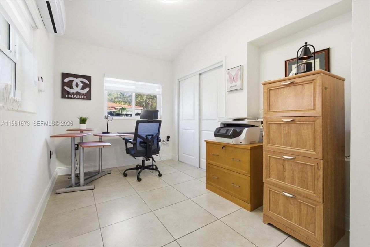 2400 SW 21st Ter, Miami, FL 33145 Photo