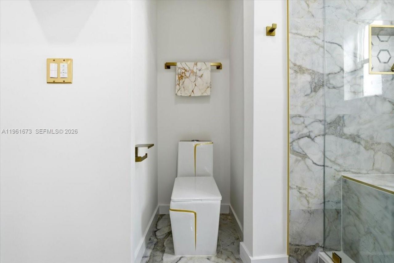 2400 SW 21st Ter, Miami, FL 33145 Photo