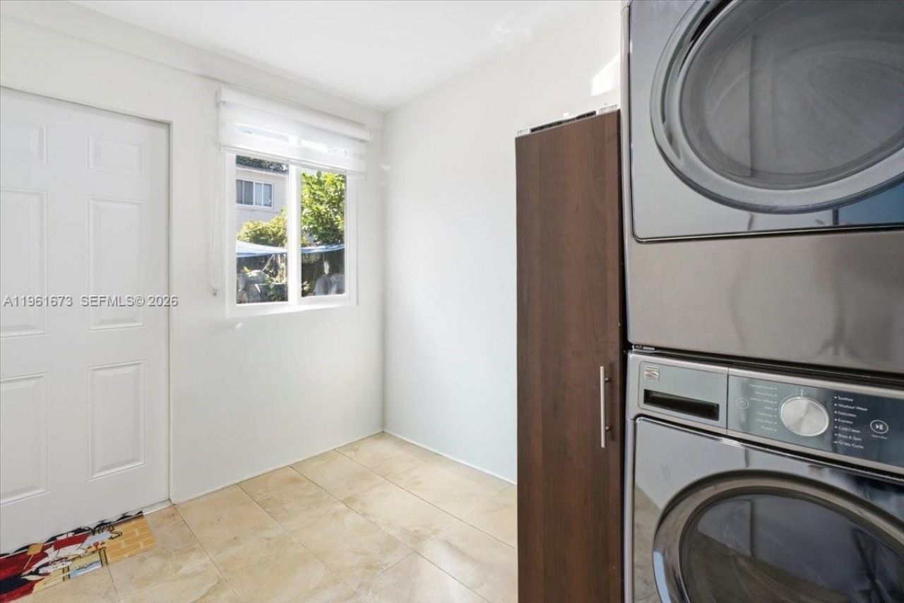 2400 SW 21st Ter, Miami, FL 33145 Photo