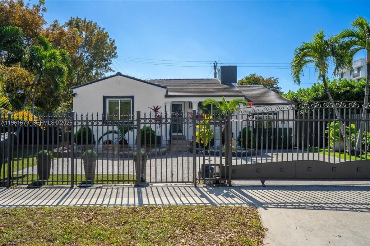2400 SW 21st Ter, Miami, FL 33145 Photo