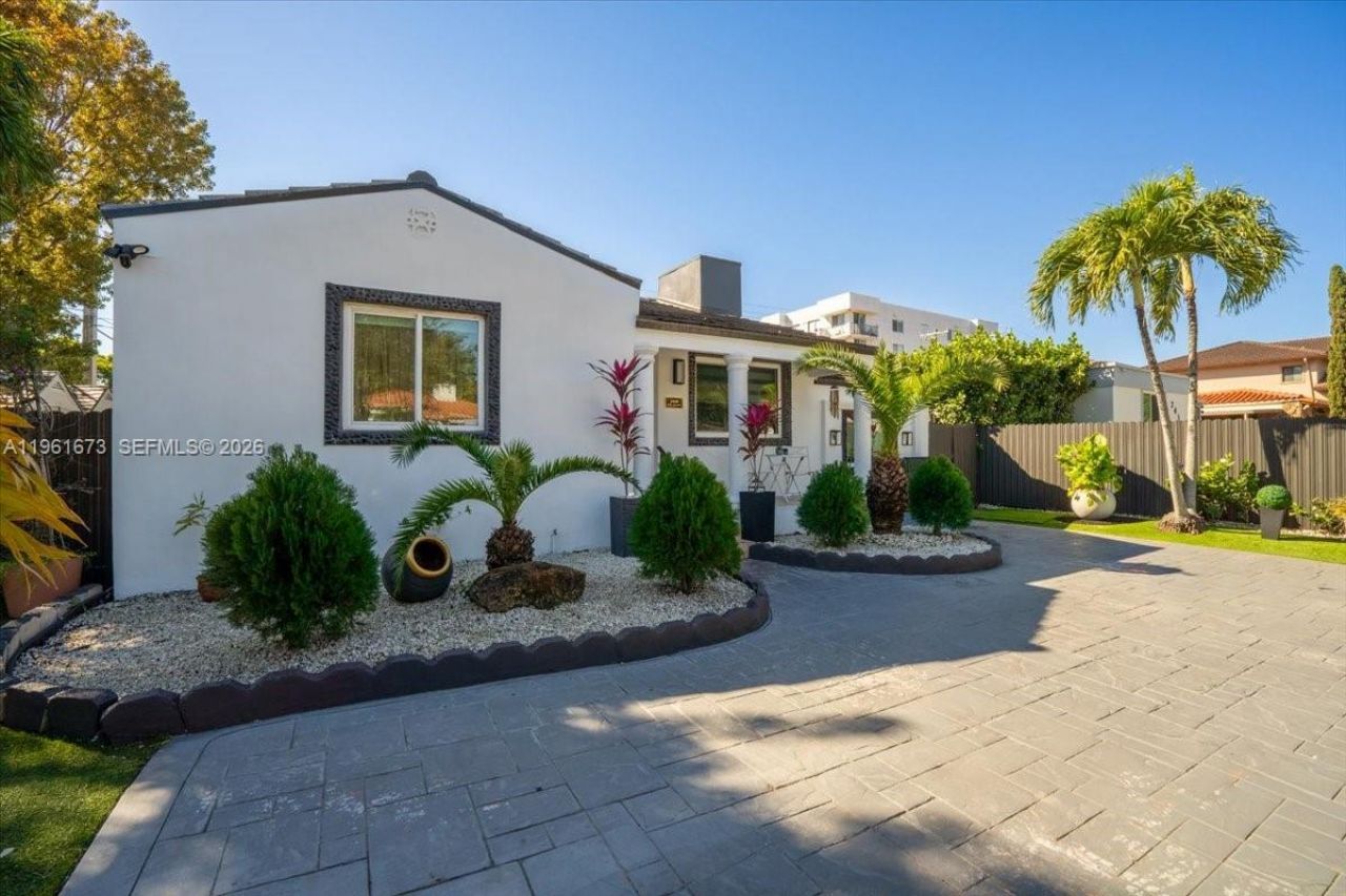 2400 SW 21st Ter, Miami, FL 33145 Photo