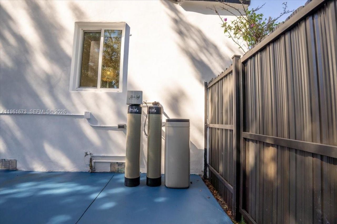 2400 SW 21st Ter, Miami, FL 33145 Photo