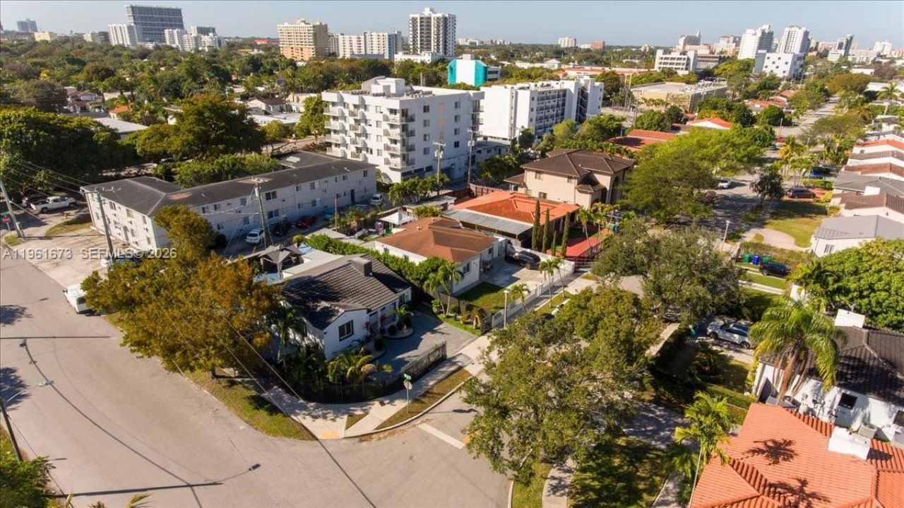 2400 SW 21st Ter, Miami, FL 33145 Photo