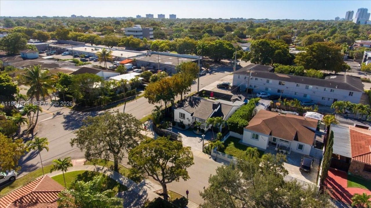 2400 SW 21st Ter, Miami, FL 33145 Photo